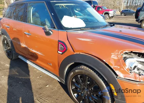 2018 Mini Countryman Cooper S z USA, uszkodzony, nr VIN WMZYT5C37J3E61759